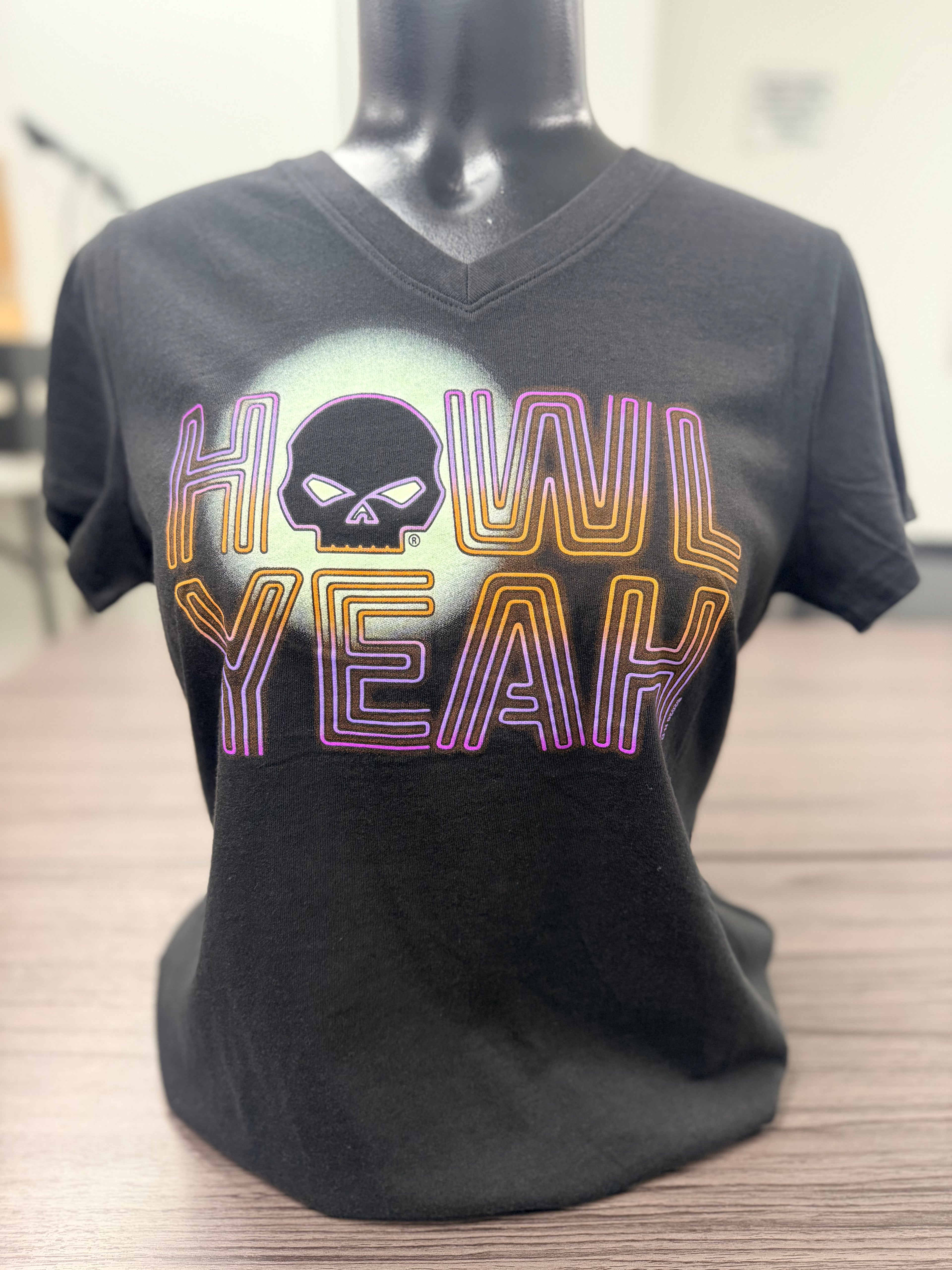 HOWL YEAH V-NECK SHIRT